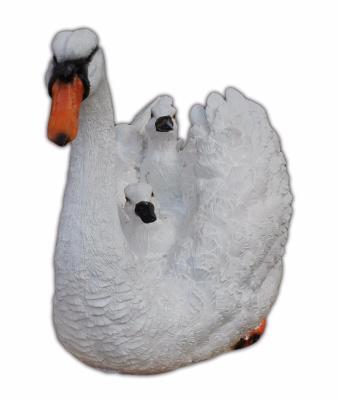 Фигура Лебедь с детьми сверху Н-25 см,L-40см F350 в интернет гипермаркете «Планета Лета». Фото