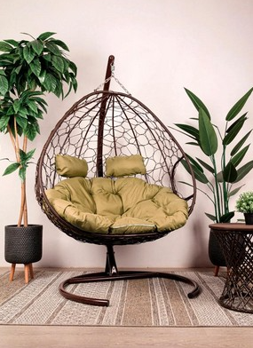 Кресло подвесное ДЛЯ ДВОИХ с ротангом коричневое, бежевая подушка в интернет гипермаркете «Планета Лета». Фото