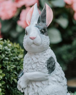 Фигура Заяц полевой  H-33см ФП019 в интернет гипермаркете «Планета Лета». Фото