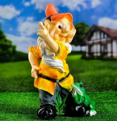 Фигура Гном с лягушкой H-50см в интернет гипермаркете «Планета Лета». Фото