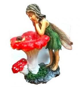 Фигура Девушка с крылышками около лисичек Н-65см F1212 в интернет гипермаркете «Планета Лета». Фото